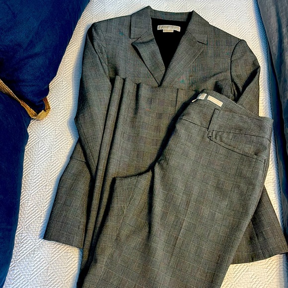 Michael Kors business suit.   Grey/black discreet pattern. - Picture 1 of 4